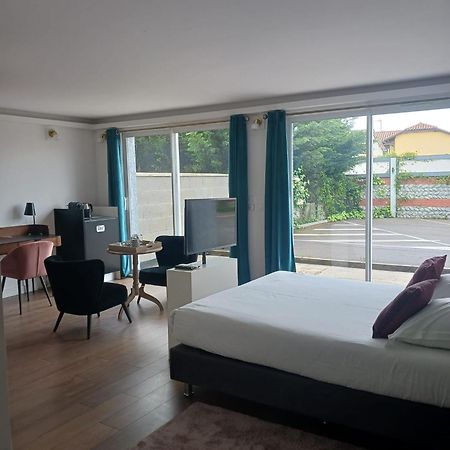 Bed and Breakfast Touraco Villars-les-Dombes Exterior foto